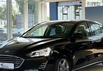 Ford Focus 49.987 km 15.990 &euro; Salzgitter 38228