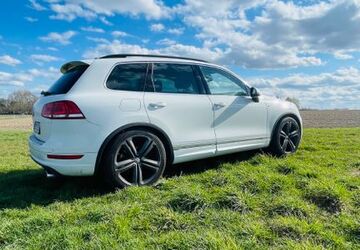 VW Touareg 230.852 km 18.850 &euro; Vechelde 38159