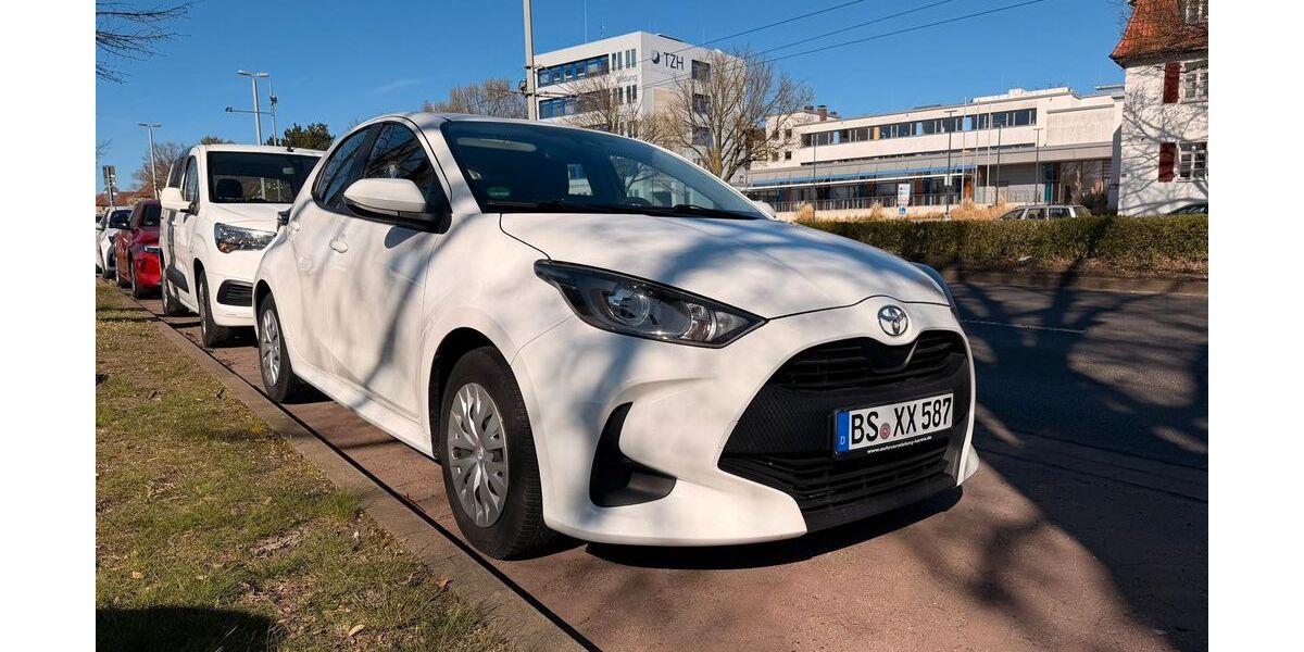 Toyota Yaris 75.184 km 13.890 &euro; Braunschweig 38114