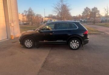 VW Tiguan 204.000 km 16.000 &euro; Braunschweig 38122