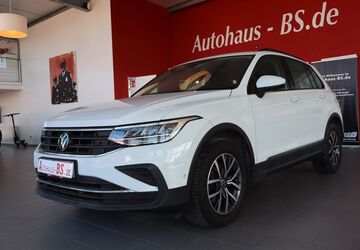 VW Tiguan 92.640 km 24.690 &euro; Braunschweig 38116