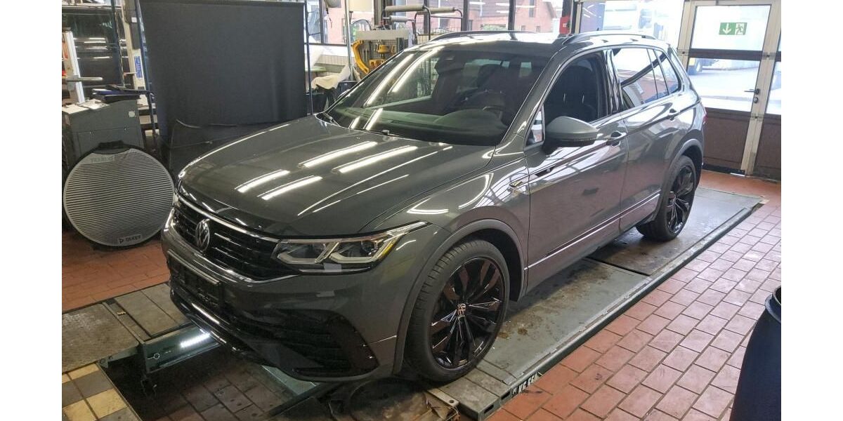 VW Tiguan 128.386 km 29.990 &euro; Braunschweig 38122