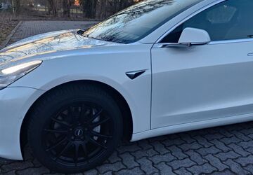 Tesla Model 3 100.000 km 21.600 &euro; Adenbüttel 38528