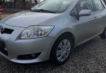 Toyota Auris 156.900 km 3.290 &euro; Braunschweig 38110