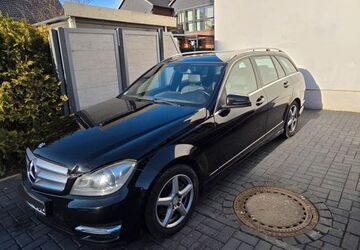 Mercedes-Benz 200 297.000 km 5.500 &euro; Vechelde 38159
