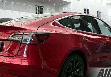Tesla Model 3 44.950 km 24.500 &euro; Schöningen 38364