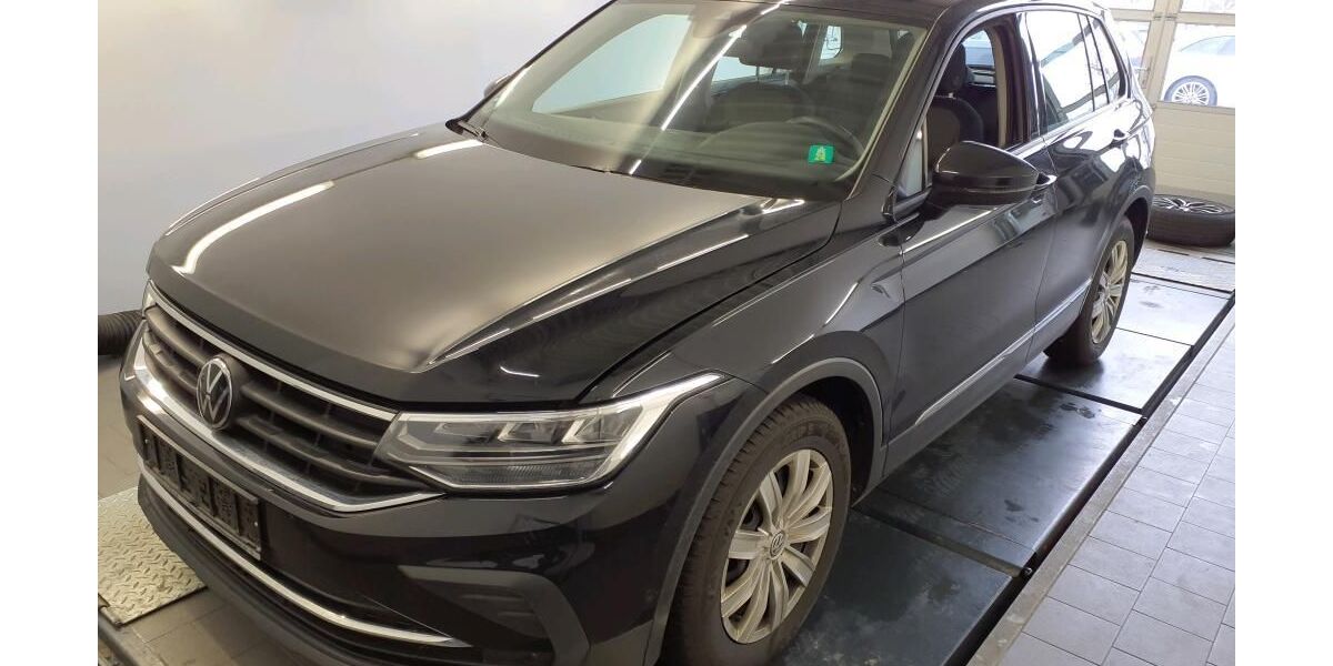 VW Tiguan 125.022 km 23.990 &euro; Braunschweig 38122
