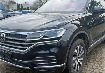 VW Touareg 141.864 km 37.990 &euro; Braunschweig 38122
