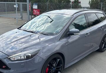 Ford Focus 90.000 km 18.900 &euro; Braunschweig 38120
