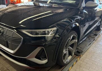 Audi e-tron 107.548 km 32.990 &euro; Braunschweig 38122