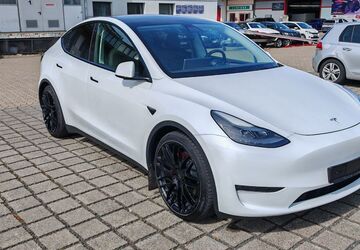 Tesla Model Y 35.371 km 37.470 &euro; Braunschweig 38112