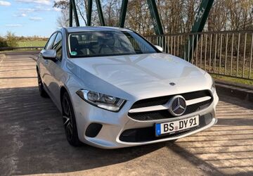 Mercedes-Benz A 180 64.717 km 17.390 &euro; Braunschweig 38110