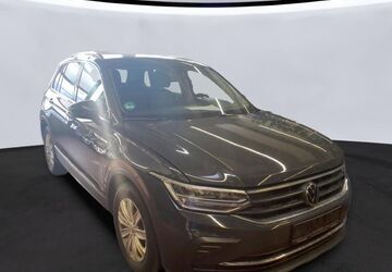 VW Tiguan 145.693 km 17.990 &euro; Braunschweig 38122