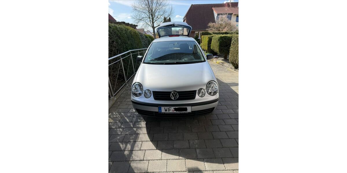 VW Polo 125.200 km 2.450 &euro; Kissenbrück 38324