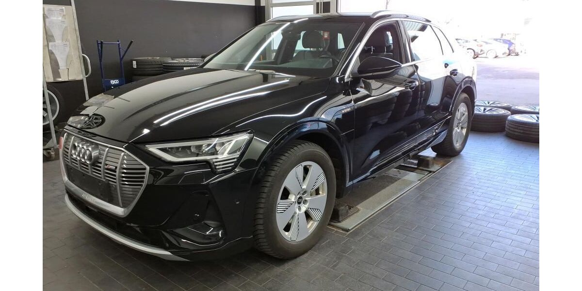 Audi e-tron 136.790 km 24.990 &euro; Braunschweig 38122