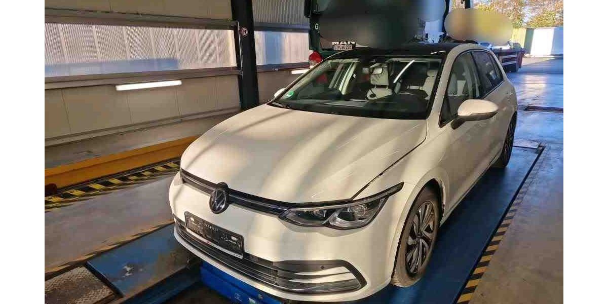 VW Golf 49.999 km 23.990 &euro; Braunschweig Wenden 38110