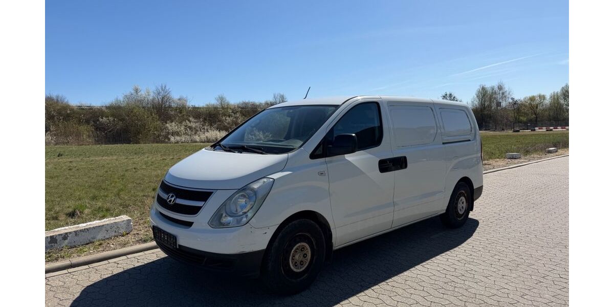 Hyundai H-1 Starex 207.000 km 2.900 &euro; Braunschweig 38116