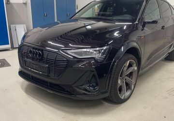 Audi e-tron 31.200 km 48.250 &euro; Salzgitter 38259