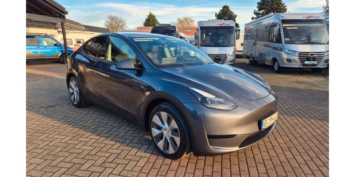Tesla Model Y 14.500 km 34.990 &euro; Lagesbüttel (Braunschweig) 38179