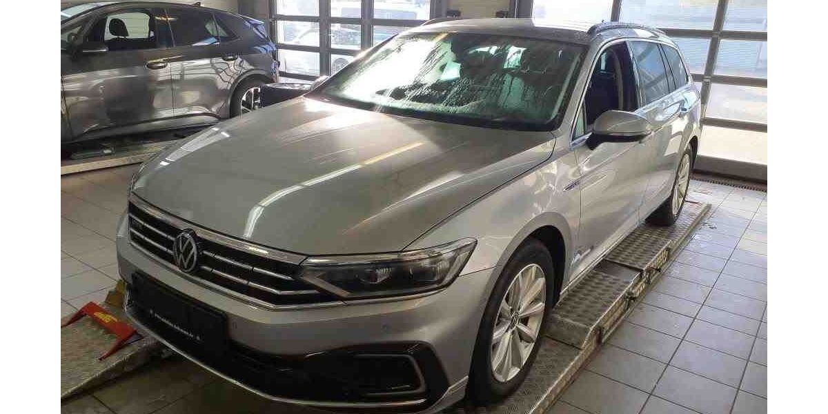 VW Passat Variant 98.000 km 21.490 &euro; Goslar 38640